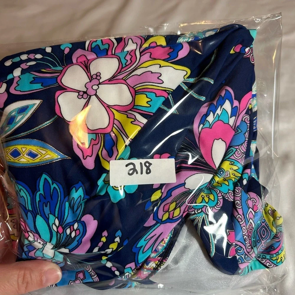 Lycra Women’s Blue Floral One Piece Swimsuit - NWT - Size 10 - Style MM2AW38 - Picture 8 of 8